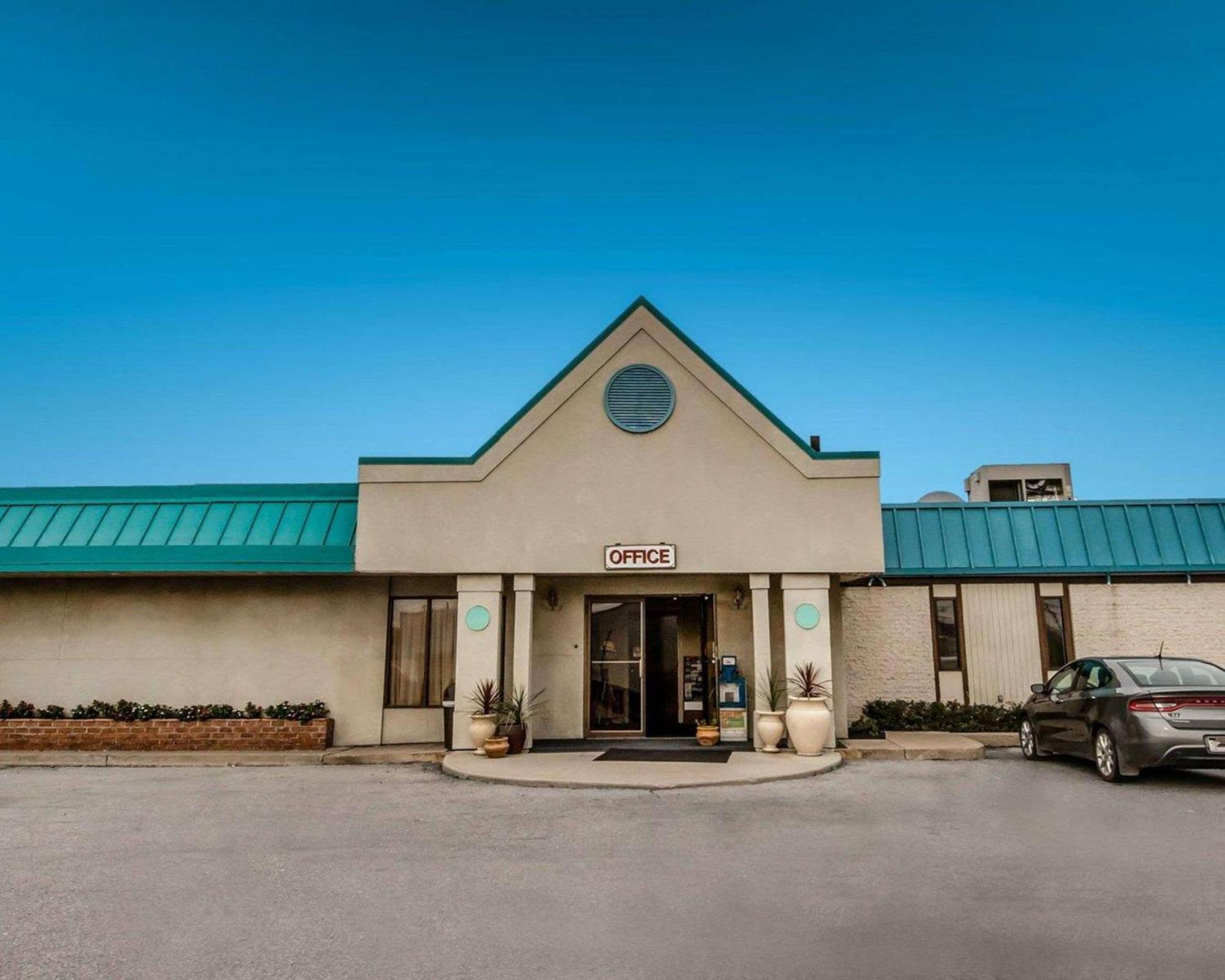 Econo Lodge Altoona I-99 Exterior photo